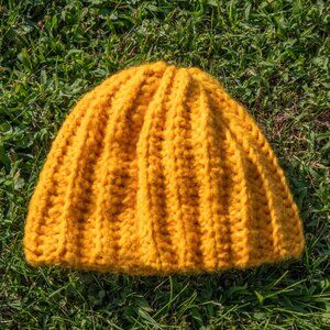 "Solecito" Yellow Ribbed Crochet Beanie